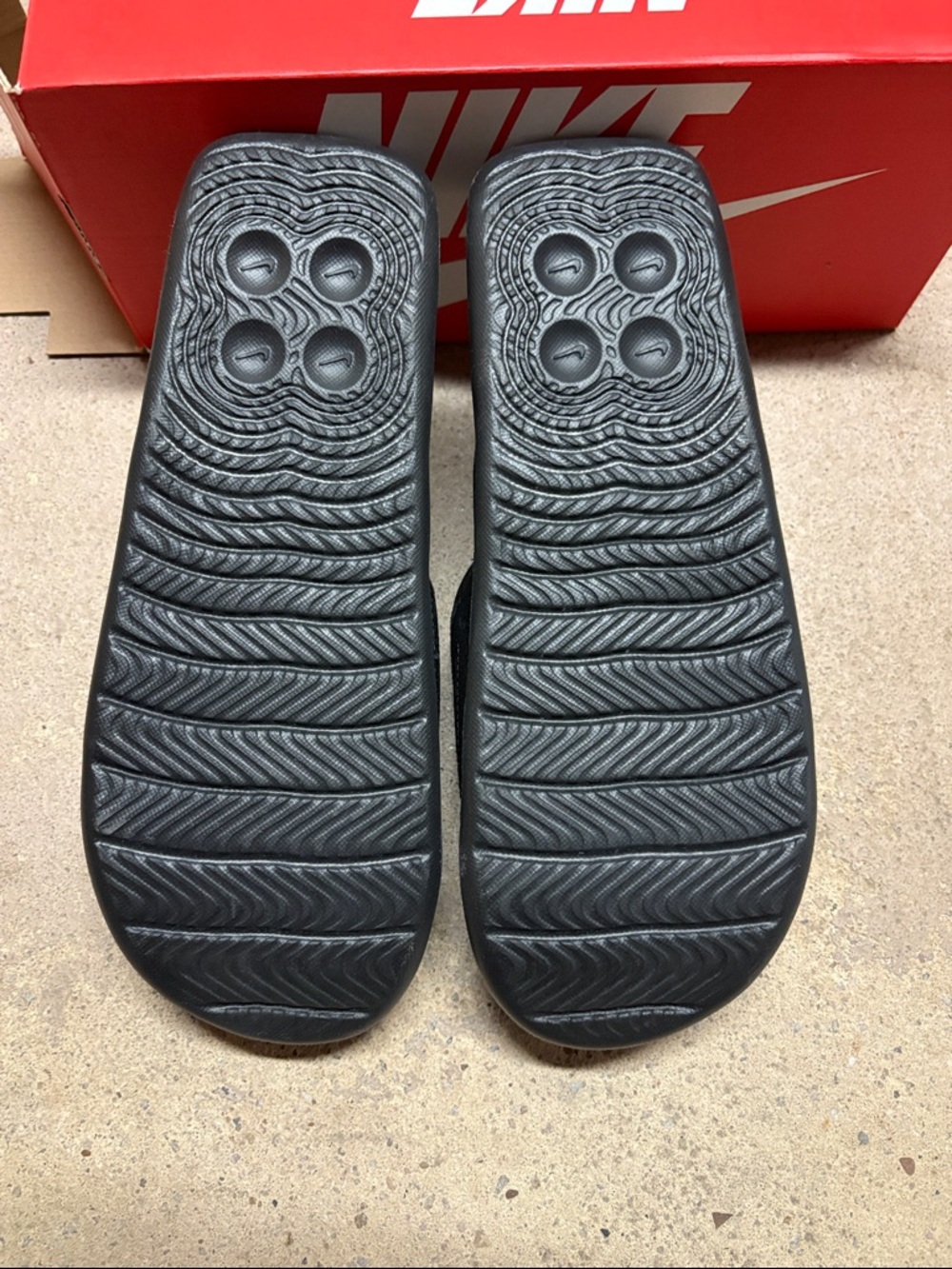 Nike Air Max Cirro Men's Black Slide Sandals - Picture 3 of 4
